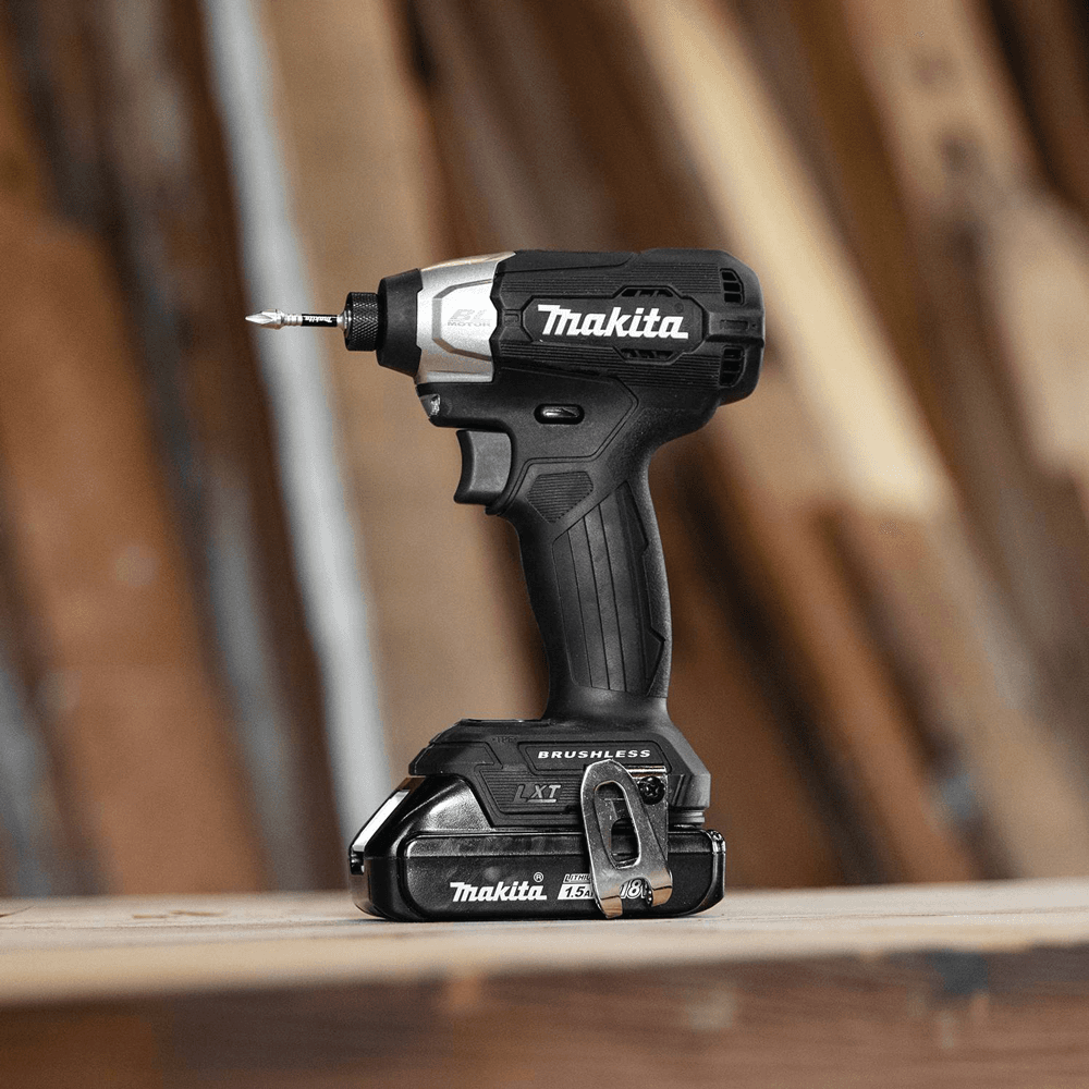 Makita XDT18SY1B Beauty Shot 1 woodshop