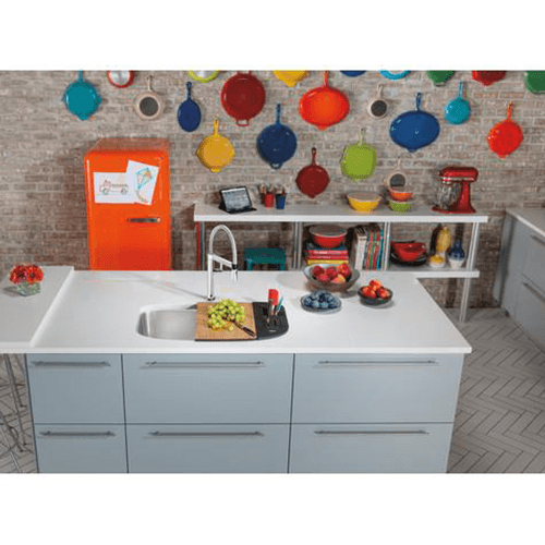 Sleek and strong Bar Pull collection with pure clean lines for a modern look.