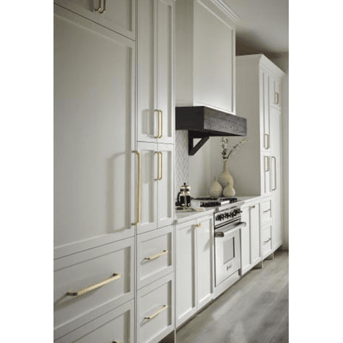 Transitional Ellis Collection Appliance Pull with Opulent Savannah Influences