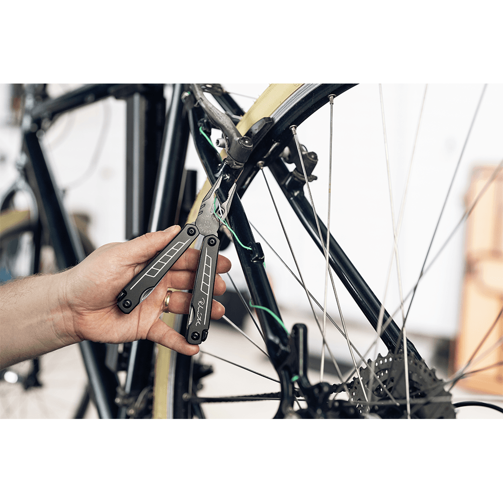 Limited Edition Multi-Tool with Case Alt 10 - Image