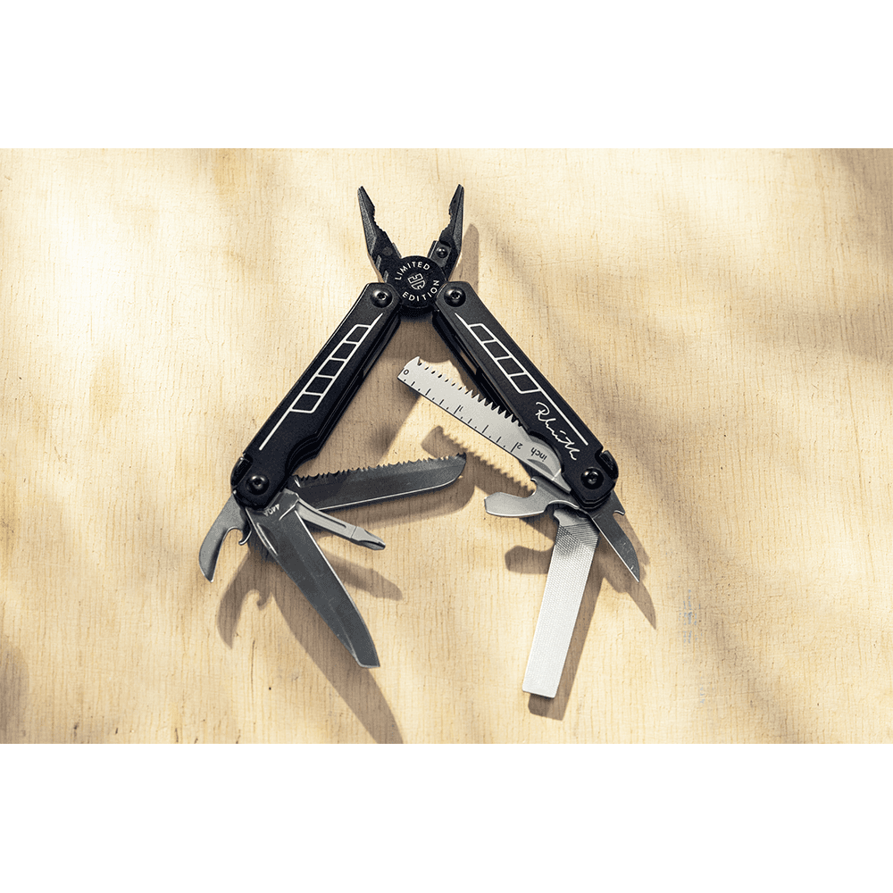 Limited Edition Multi-Tool with Case Alt 14 - Image