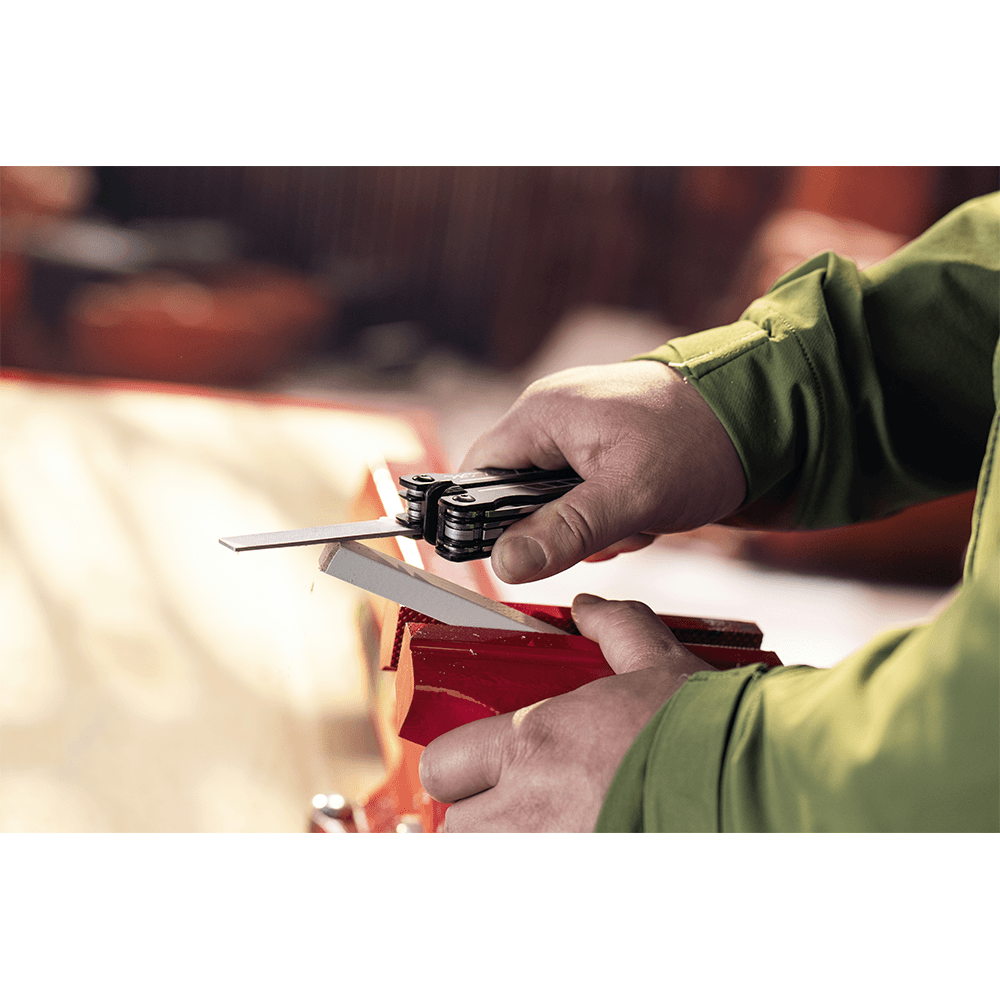 Limited Edition Multi-Tool with Case Alt 17 - Image