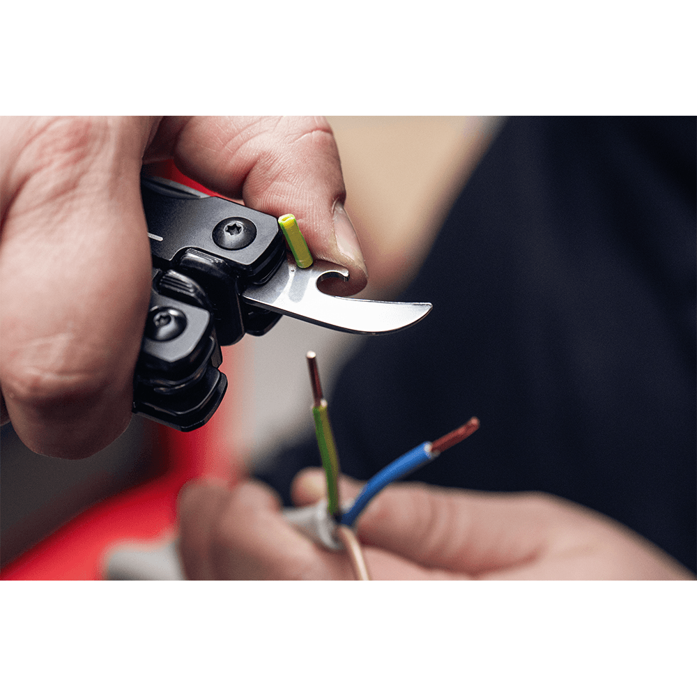 Limited Edition Multi-Tool with Case Alt 27 - Image