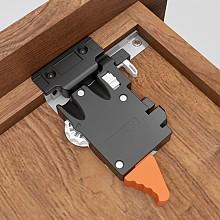 F70 Vertical Mount 4-Way Adjustable Front Locking Device Set