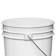 White Plastic Pail with Metal Handle, 1 Gallon