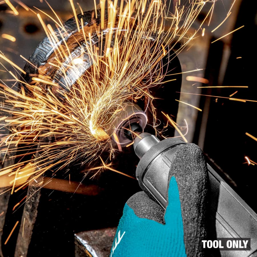 Makita GDG01Z Action Shot 1 (tight grinding)