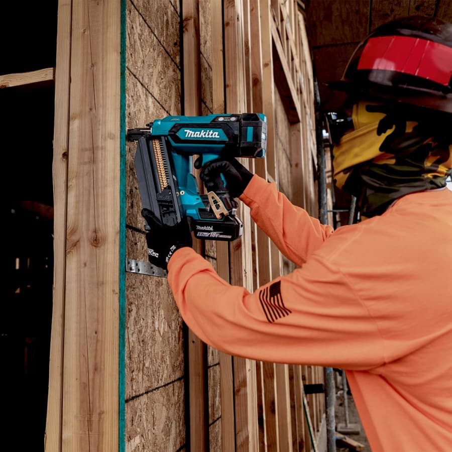 Makita XNB03M1 Action Shot 7