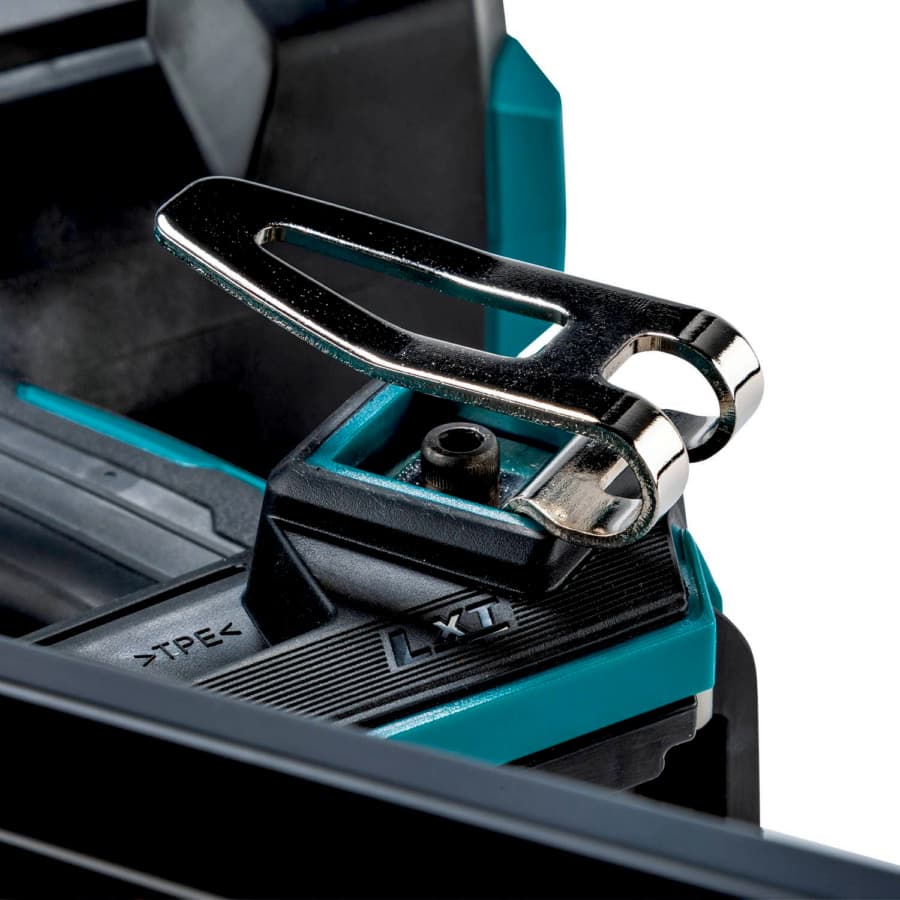 Makita XNB03Z Feature Shot (belt hook)