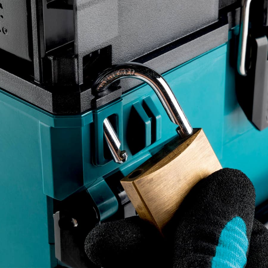Makita BCC01 (pad lock eyelet)