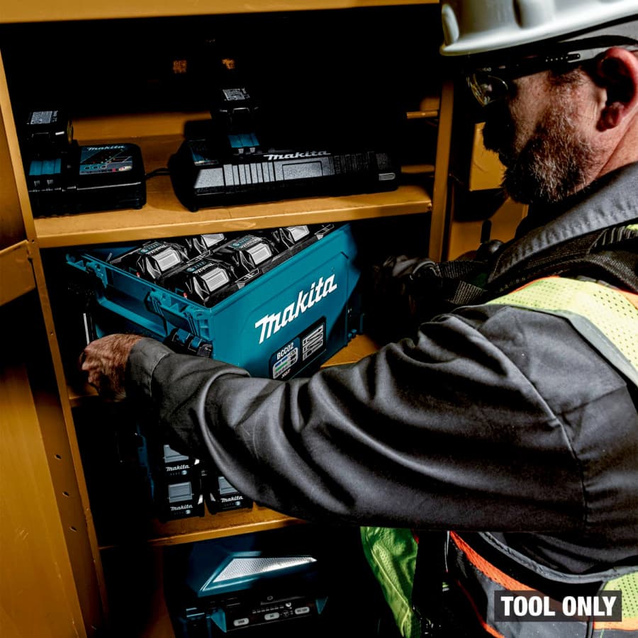 Makita BCC02 Action (pulling box out tool only)