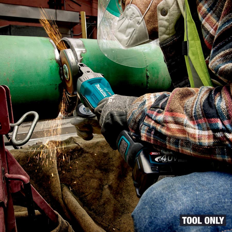 Makita GAG16Z Action 4