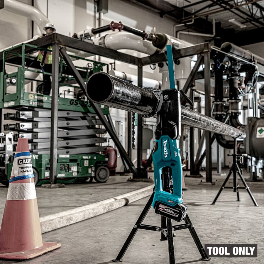 Makita GRJ03Z (hanging on chain clamp)