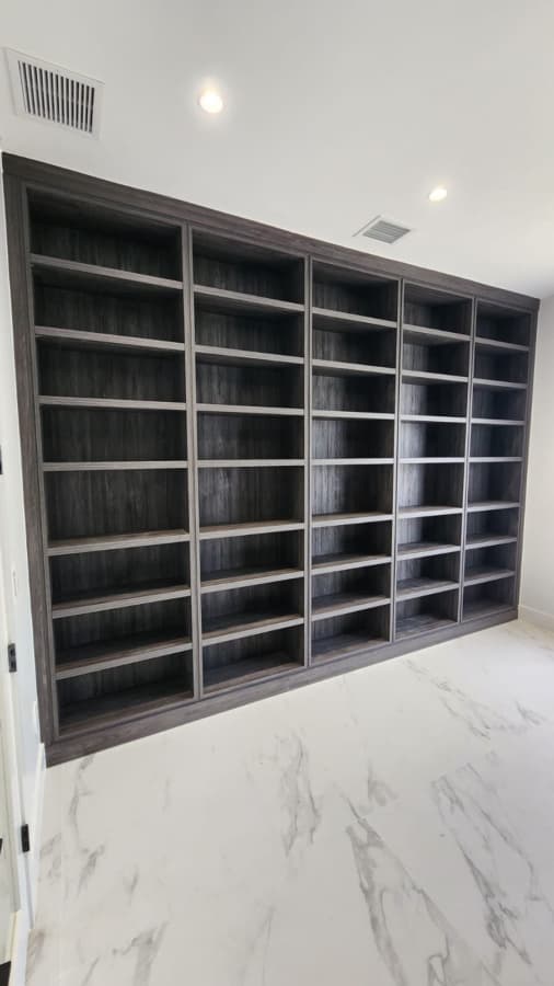 SALT High Pressure Laminate, GSDS7 Pecan Scuro, Sand Oak Finish, lifestyle 2