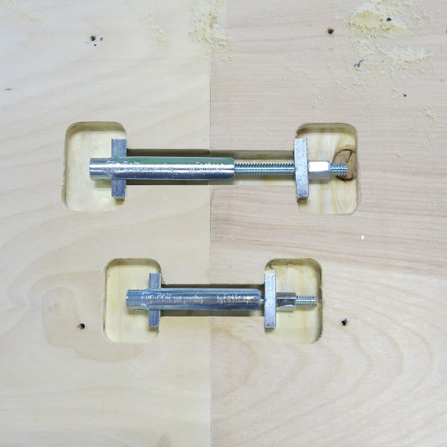 FLIPBOLT-SHORT, detail 2