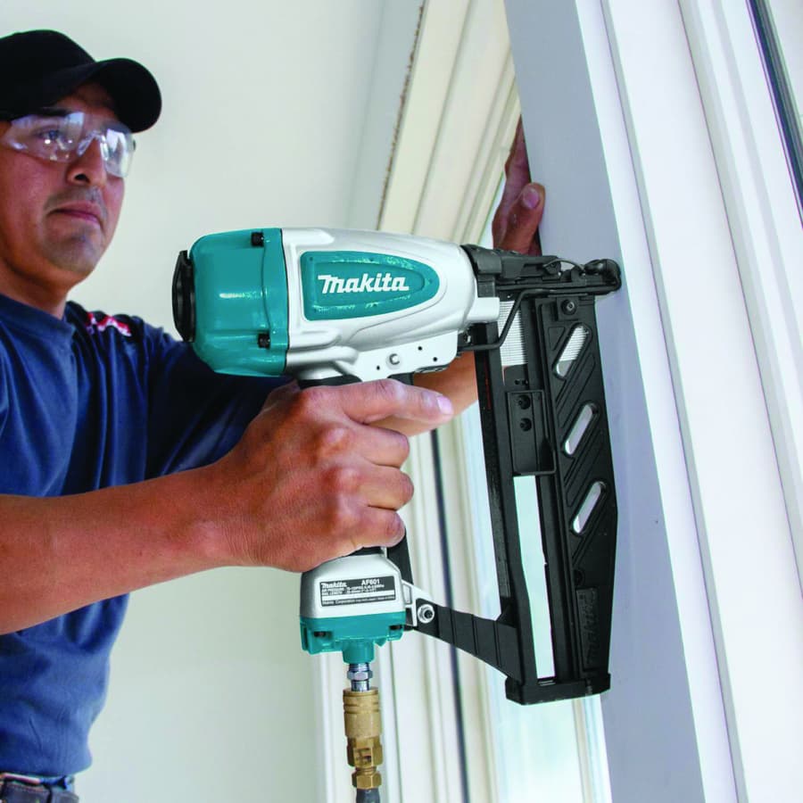 1" - 2-1/2" x 16 Gauge Straight Finish Nailer, detail 2