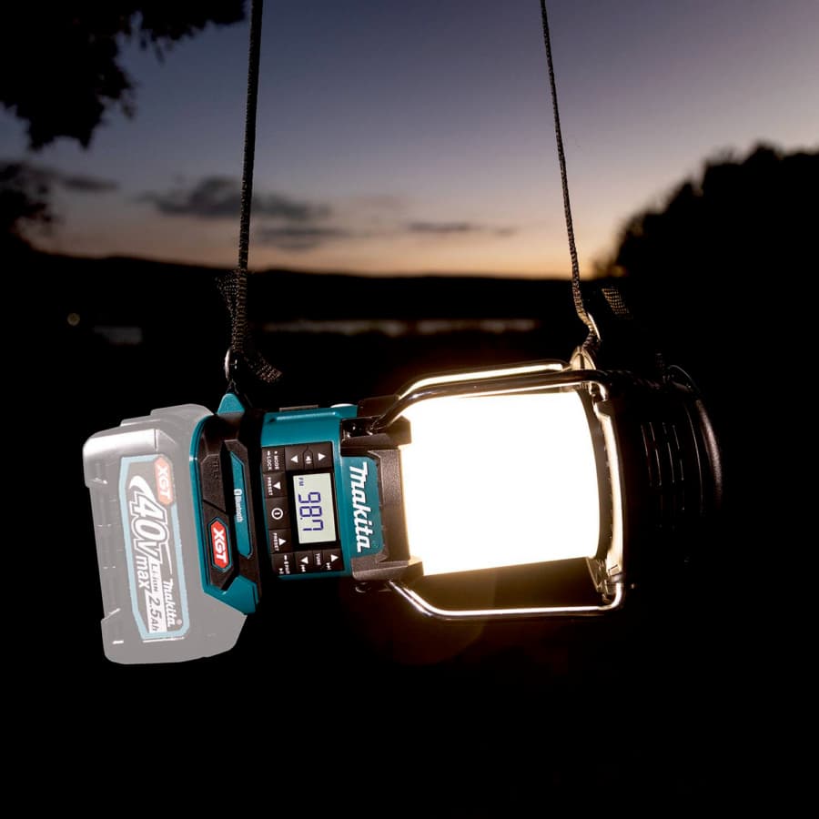 Makita 40V max XGT Cordless Lantern with Radio Tool Only, detail 9