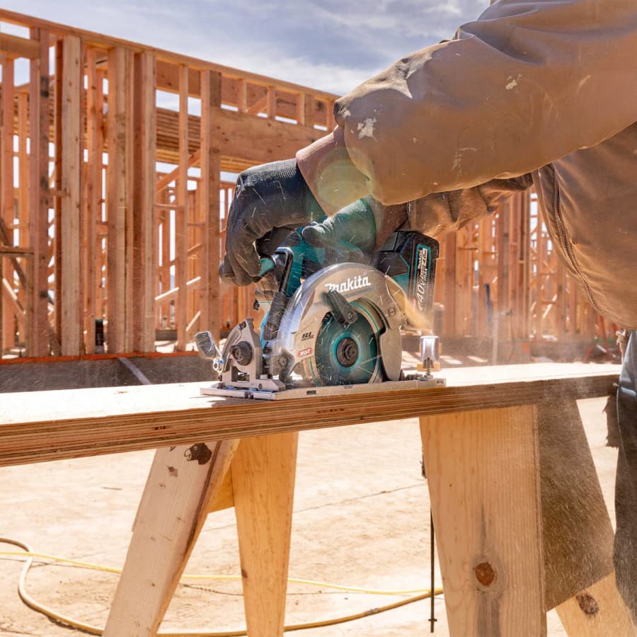 Makita 6-1/2" Circular Saw 5/8" Arbor with 40V max XGT® Lithium-Ion Cordless Brushless Motor, 40 Ah Battery Included, Top handle, GSH05M1, detail 1