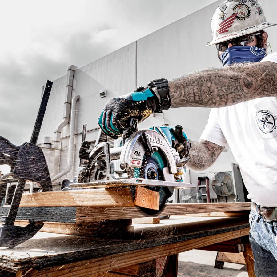 Makita 7-1/4" Circular Saw 5/8" Arbor with 40V max XGT® Lithium-Ion Cordless Brushless Motor, 4.0 Ah Battery Included, Rear handle, GSR01M1, detail 2