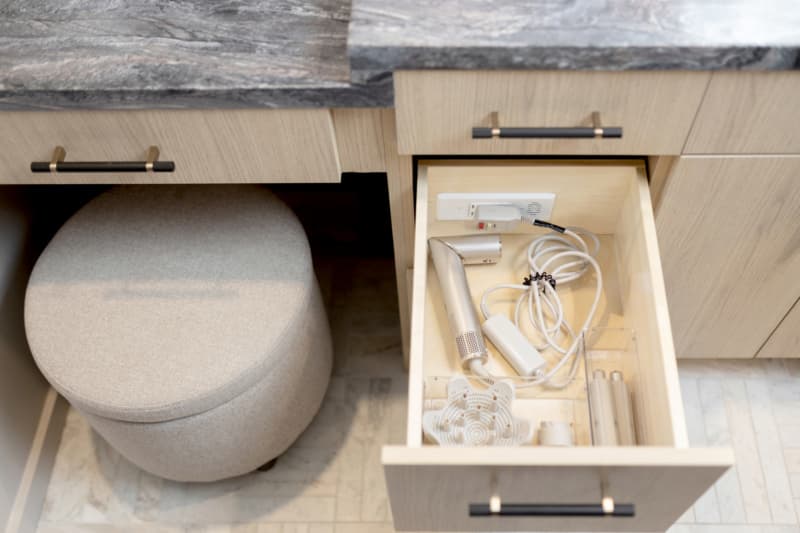 Docking Drawer 15 Amp Blade Compact Vanity Outlet with 2 65W USB-C Ports & 2 AC Outlets, Black