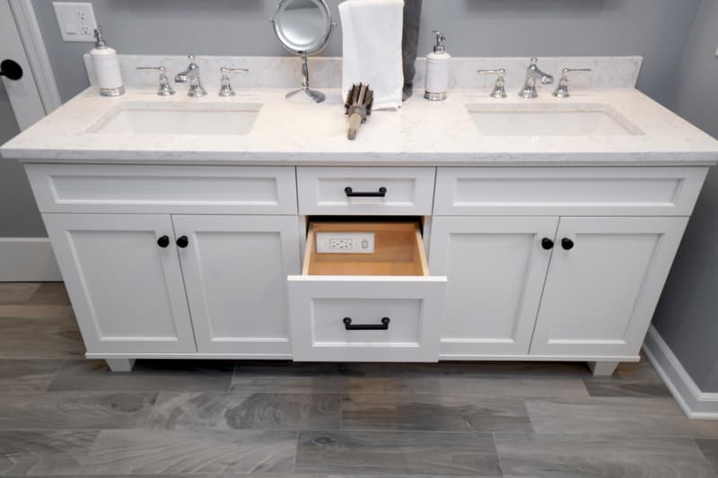 Docking Drawer 20 Amp Blade Compact Vanity Outlet with 2 30W USB-C Ports & 2 AC Outlets, White