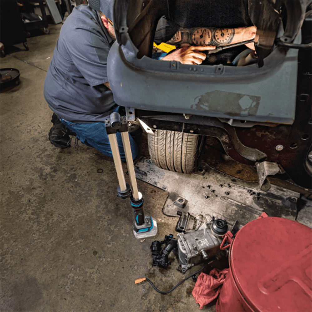 18V LXT Lithium‑Ion L.E.D. Underhood Work Light, Light Only Alt 10 - Image