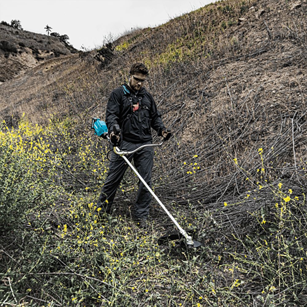 40V Max XGT Brushless Cordless Brush Cutter Kit (4.0Ah) Alt 13 - Image