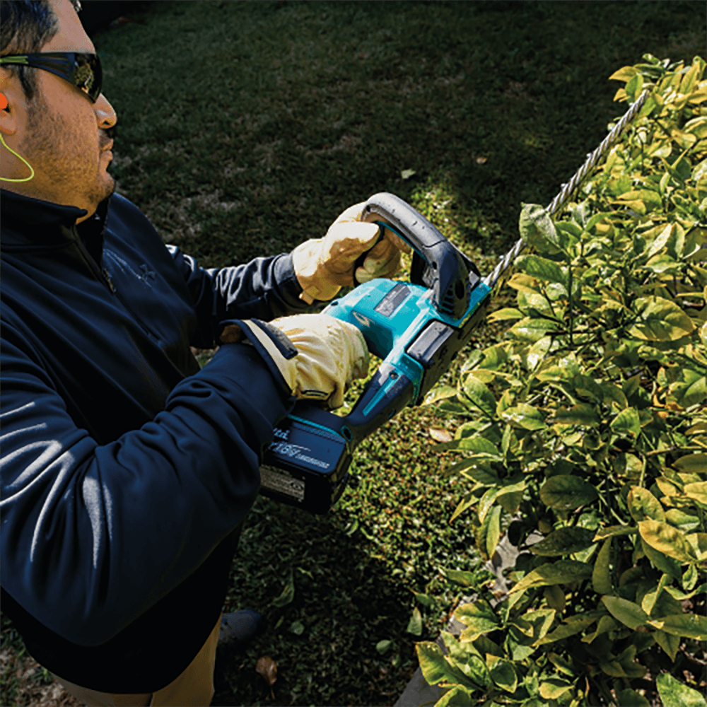 18V LXT Lithium‑Ion Brushless Cordless Hedge Trimmer Kit (4.0Ah) Alt 12 - Image