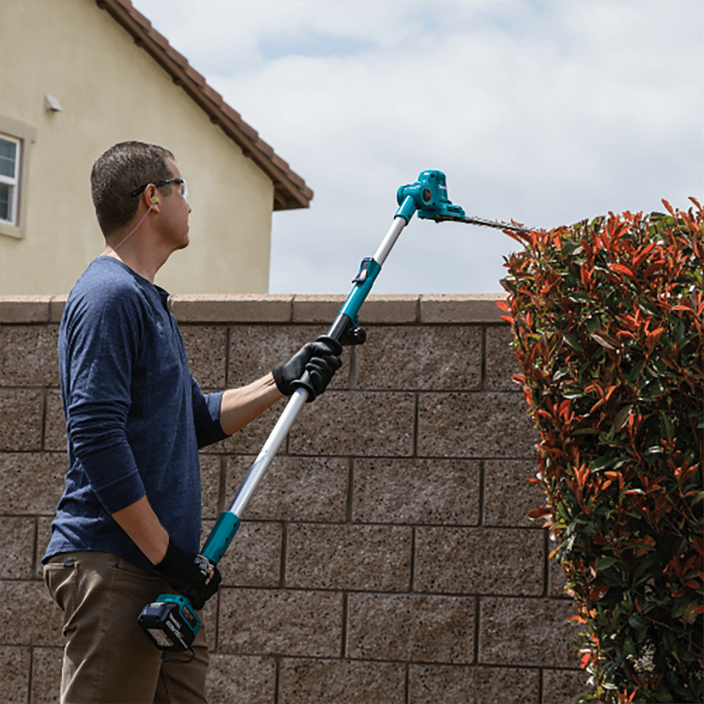 18V LXT Lithium‑Ion Cordless 18" Telescoping Articulating Pole Hedge Trimmer Kit (4.0Ah) Alt 5 - Image