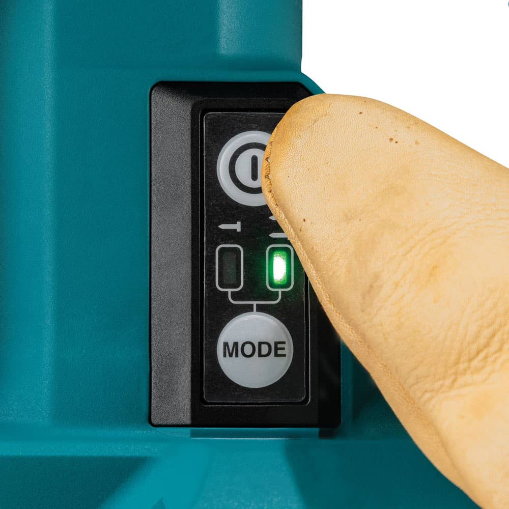 Makita XTS02Z Feature Shot (power on and off)