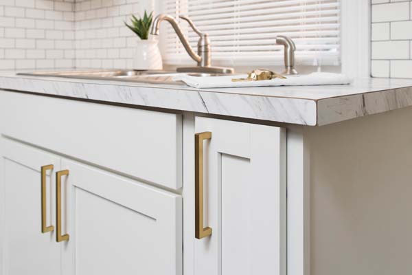 hickory-hardware-skylight-bgb-shown-installed-on-cabinets-1713917679207197080566284eef66fc6 - Wurth Louis and Company Belwith Keeler Skylight Collection