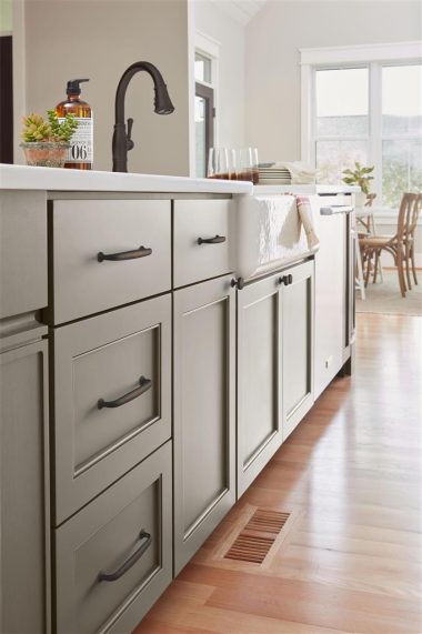 Knobs vs Pulls on Cabinets: When to Choose Each - Wurth Louis and Company