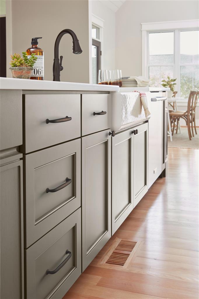 oil-rubbed-bronze_knob_amerock_cabinet-hardware_renown_bp36793orb_kitchen_20_2 - Wurth Louis and Company Amerock Renown Collection