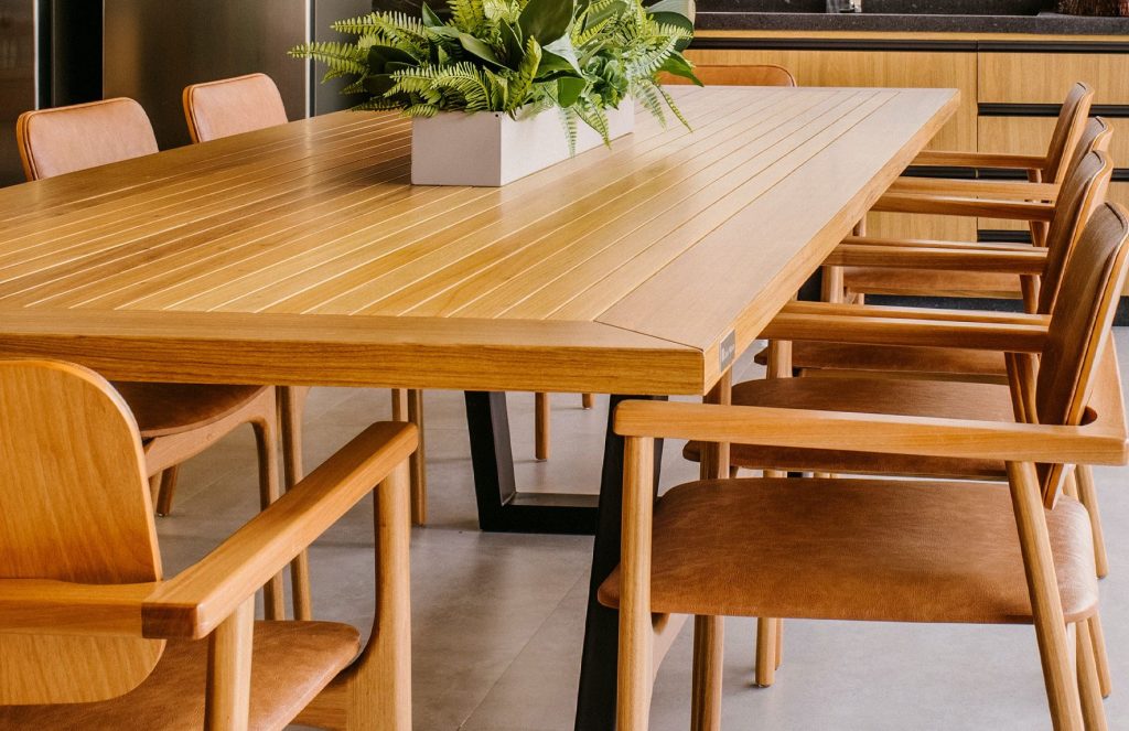 Conversion Varnish Table